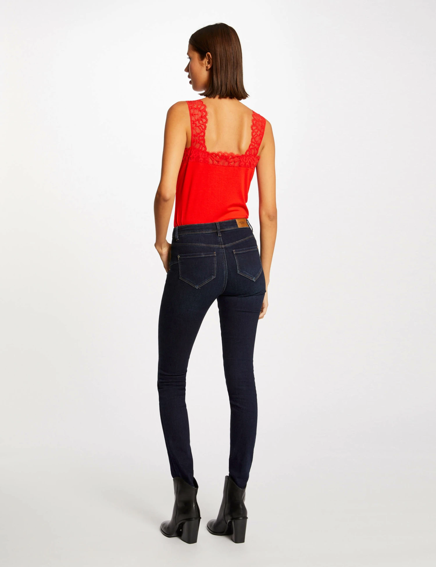 Débardeur Bretelles Larges Avec Dentelle Rouge Moyen Femme – Image 2