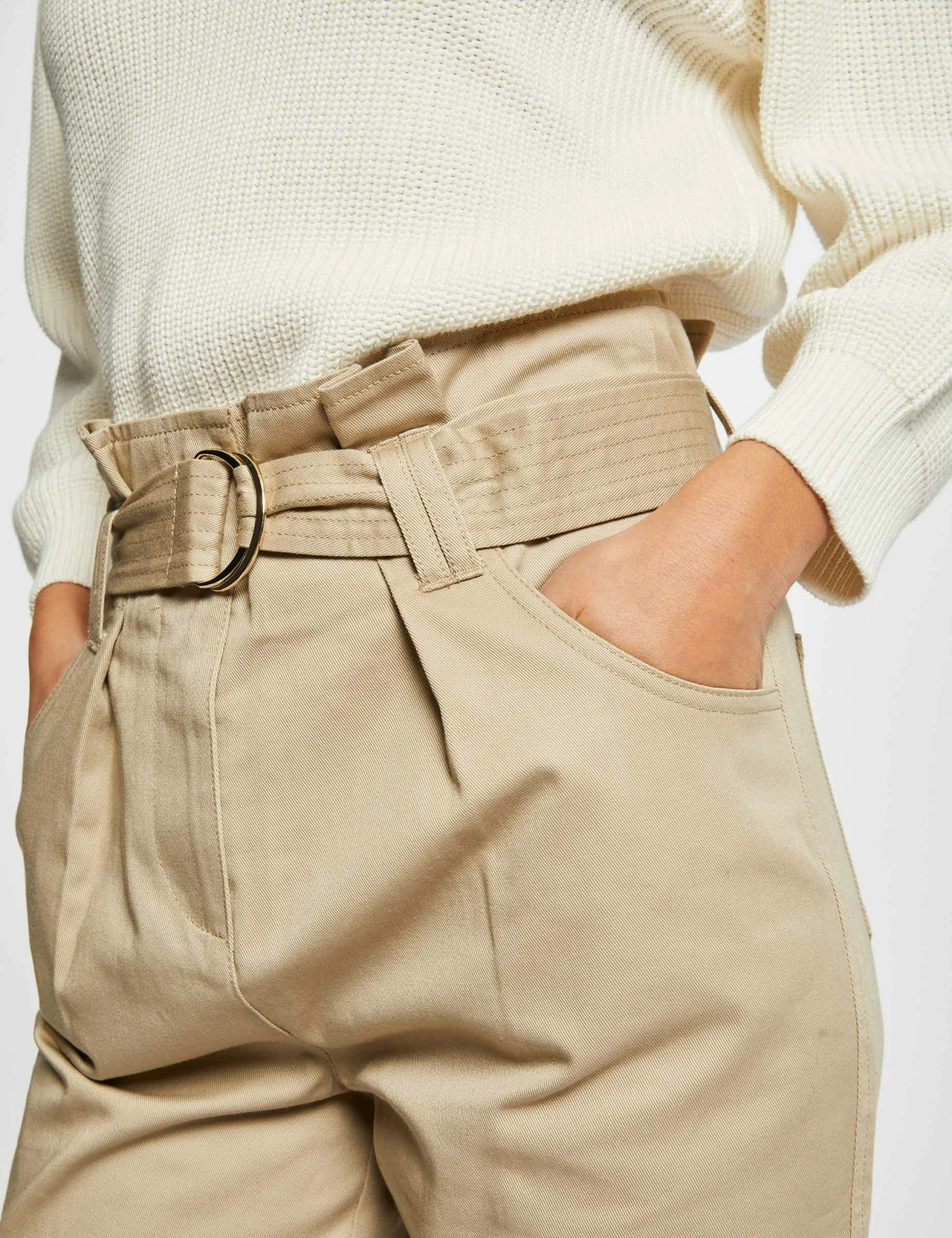 Pantalon Carotte Ceinturée Beige Femme – Image 5