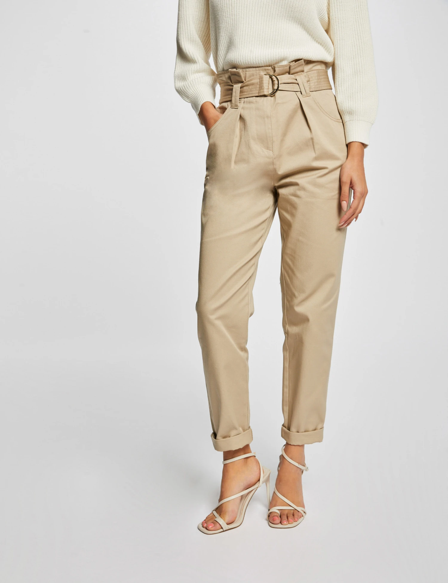Pantalon Carotte Ceinturée Beige Femme – Image 3