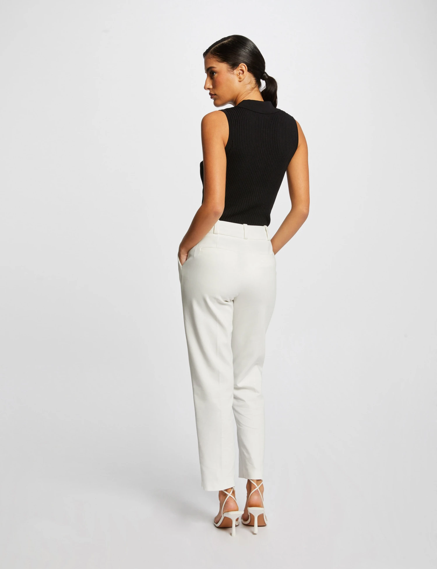 Pull Débardeur Sans Manches Col Polo Noir Femme – Image 2