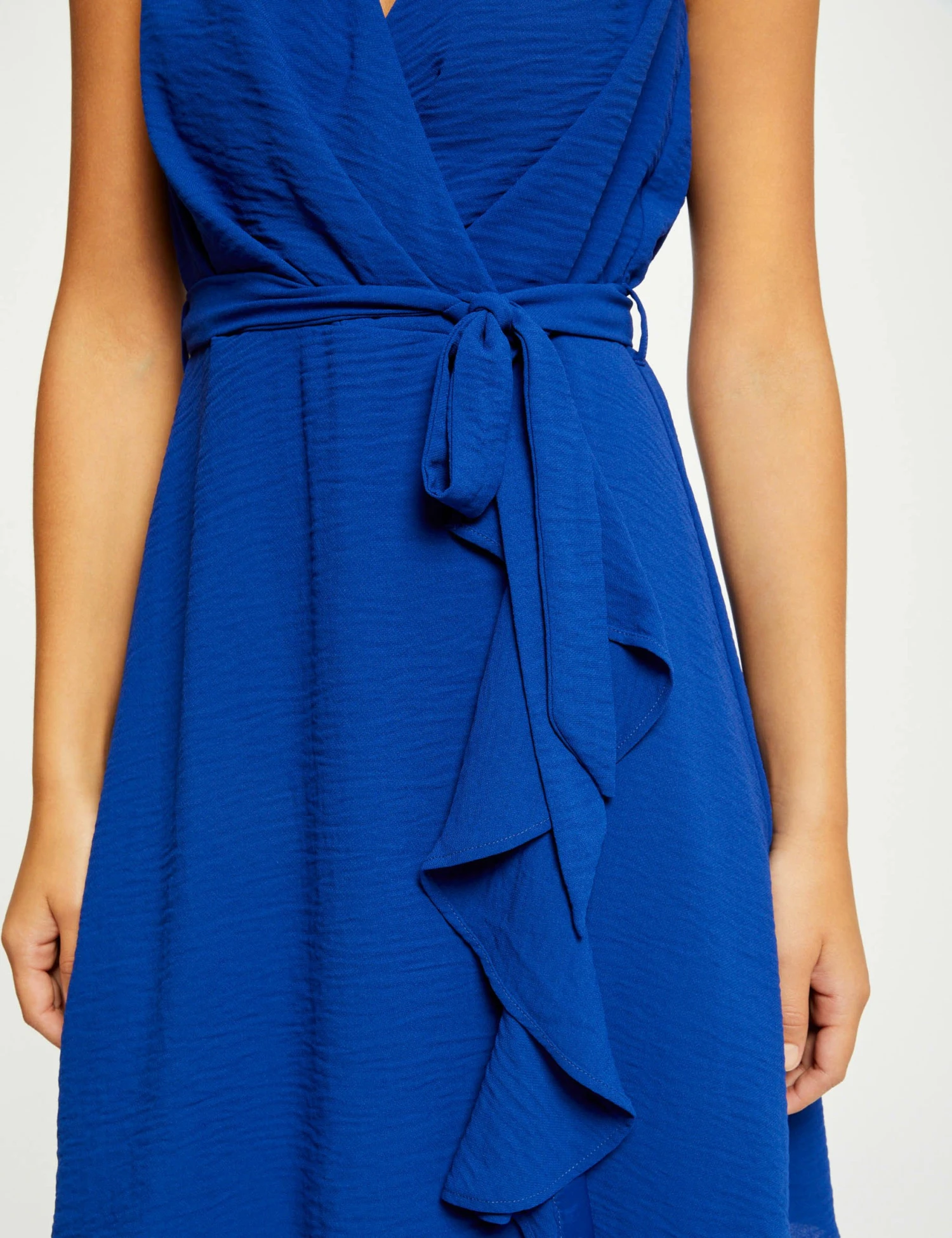 Robe Portefeuille Fluide Ceinturée Bleu Electrique Femme – Image 6