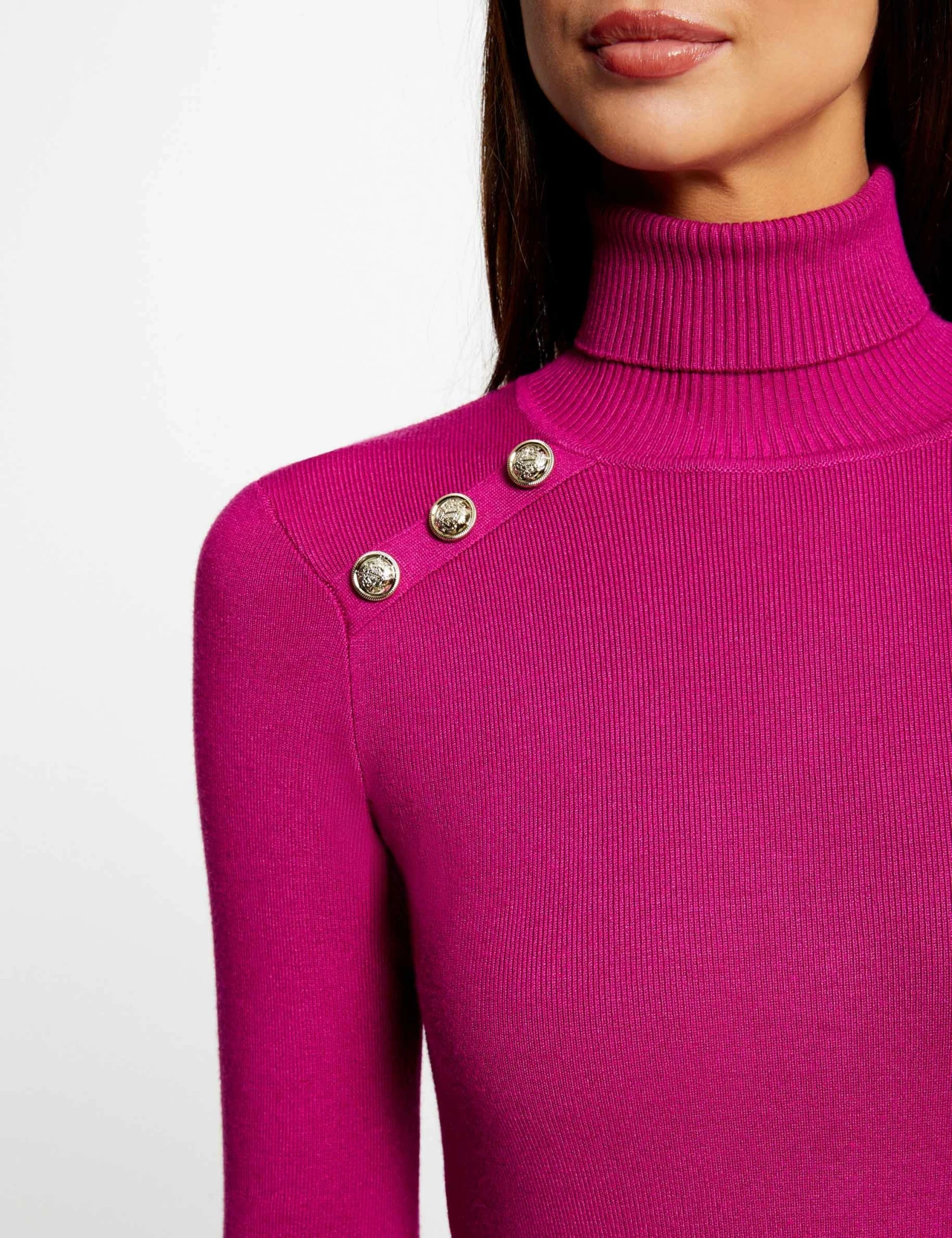 Robe Pull Ajustée Col Roulé Et Boutons Framboise Femme – Image 3