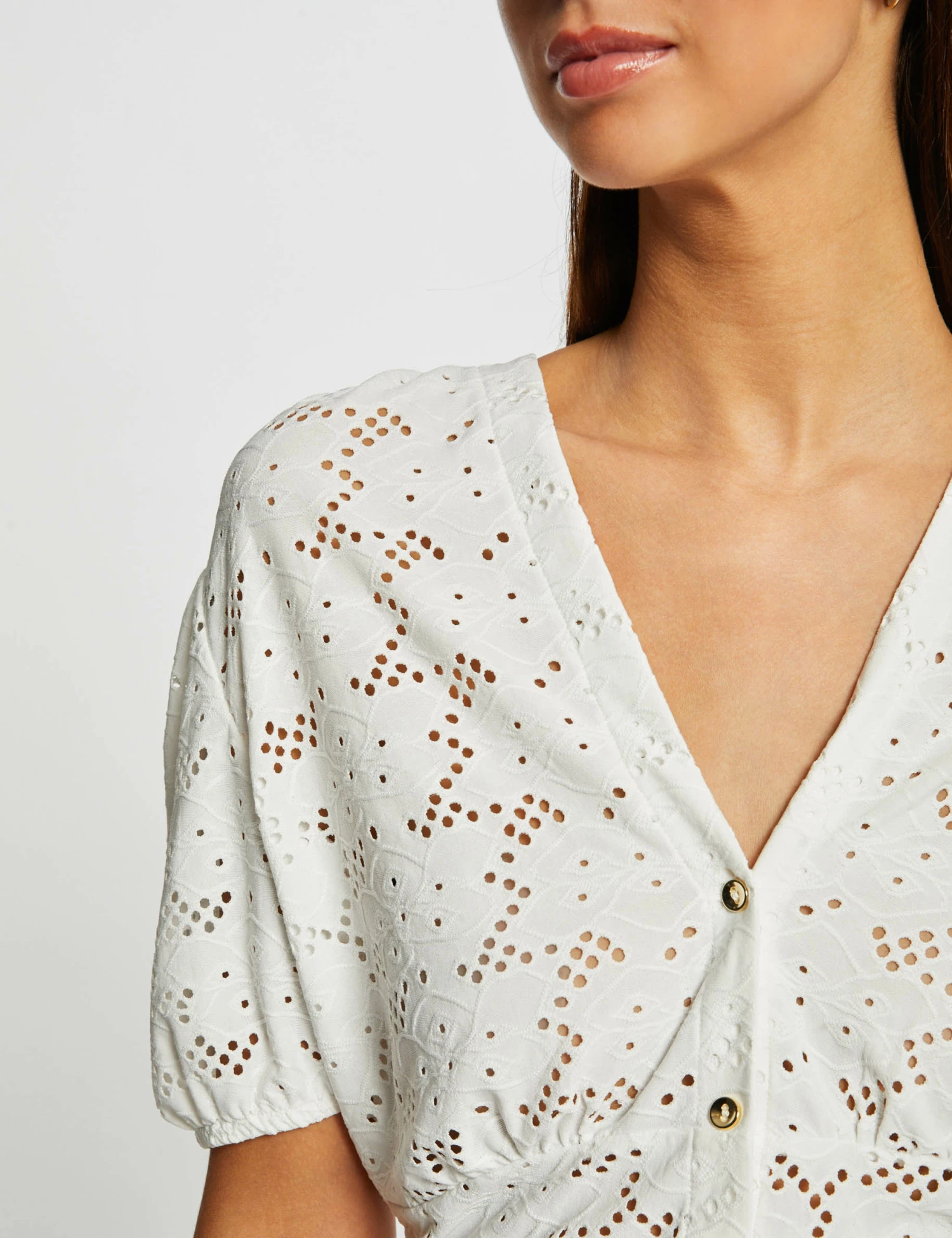 T-shirt Manches Courtes à Broderie Ecru Femme – Image 5