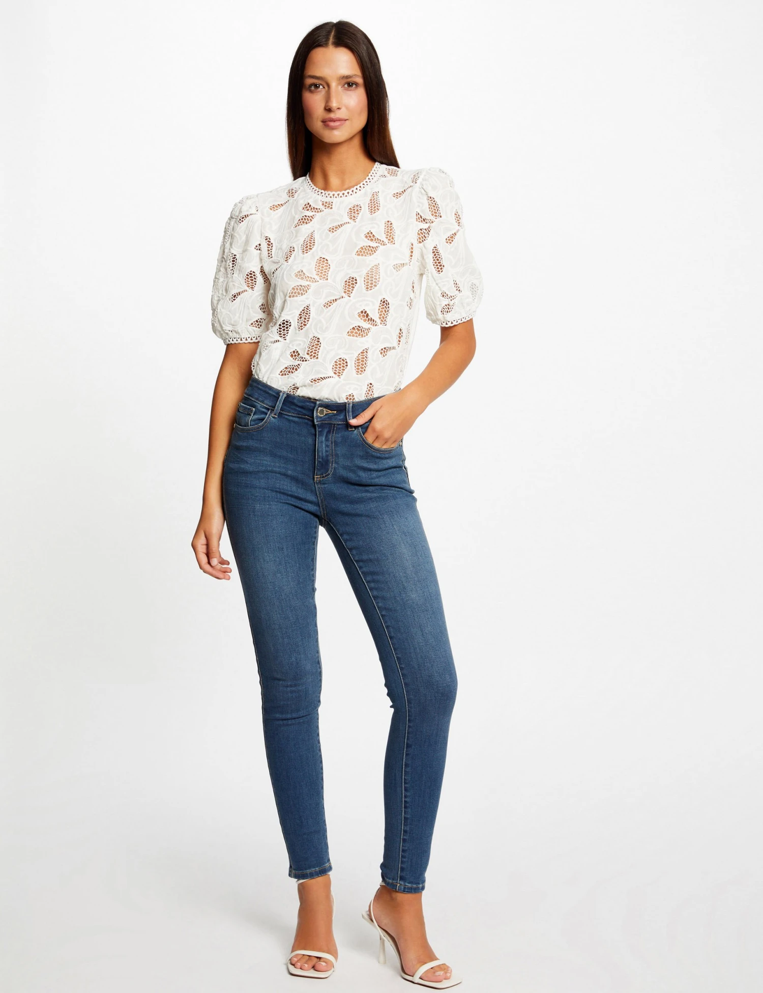 T-shirt Manches Courtes à Détails Brodés Ecru Femme – Image 3